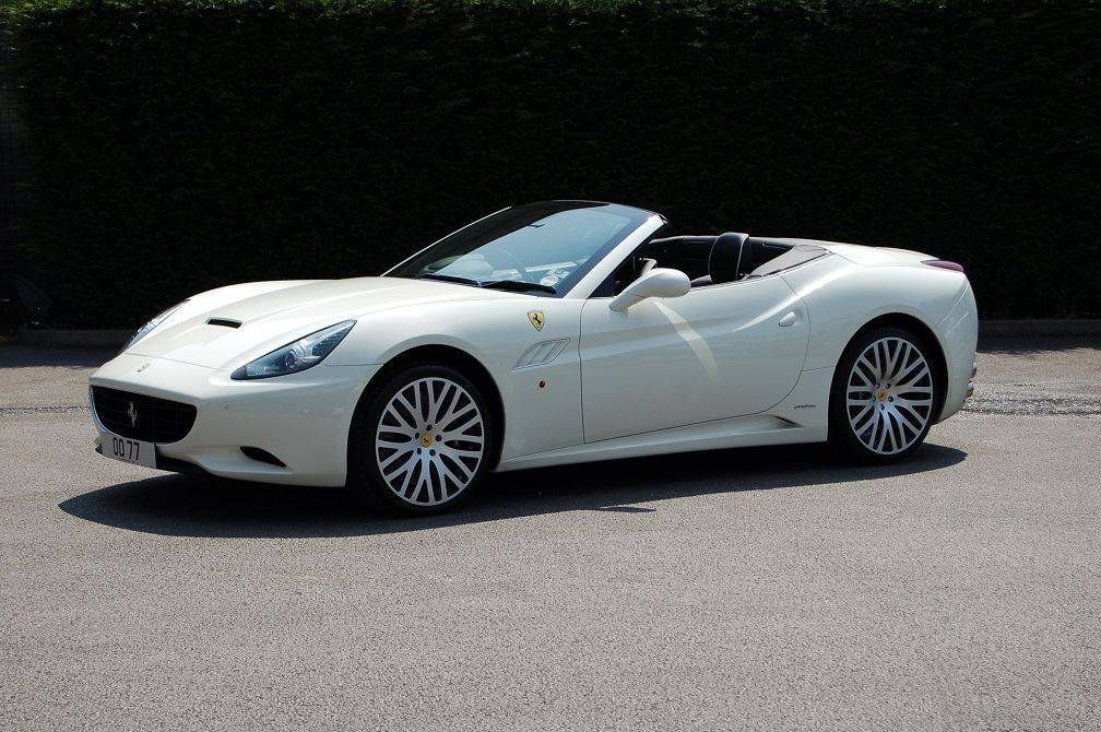 Ferrari California White. Ferrari California White! Extremely Stunning！